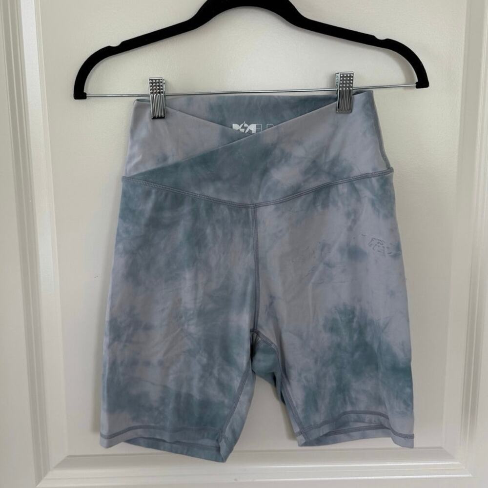 POPFLEX Crossover Waistband Hourglass Tie Dye Athletic Shorts Blue White Medium